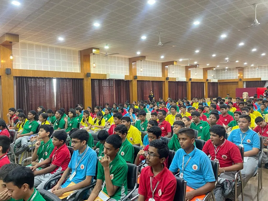 Hundreds of students at a Lemon Ideas programme