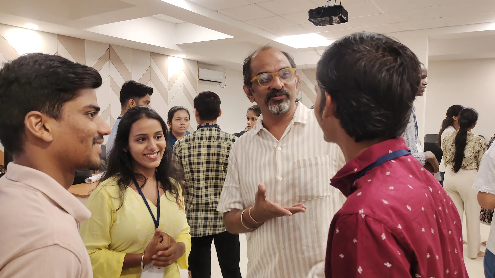 Mentor in conversation with young founders at a Lemon Ideas event